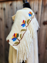 Load image into Gallery viewer, Ruana Flowers on the Vine