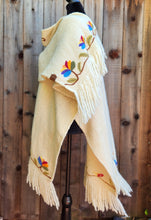 Load image into Gallery viewer, Ruana Flowers on the Vine