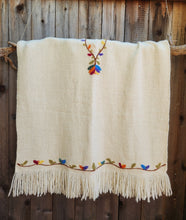 Load image into Gallery viewer, Ruana Flowers on the Vine