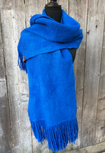 Load image into Gallery viewer, Simple Shawl