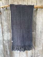 Load image into Gallery viewer, Simple Shawl
