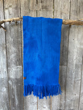 Load image into Gallery viewer, Simple Shawl
