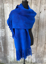 Load image into Gallery viewer, Simple Shawl
