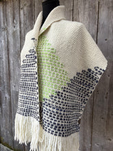 Load image into Gallery viewer, Colorful lines Shawl
